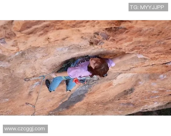 武汉攀岩队边路渗透策略解析与攀岩热点发展趋势探讨